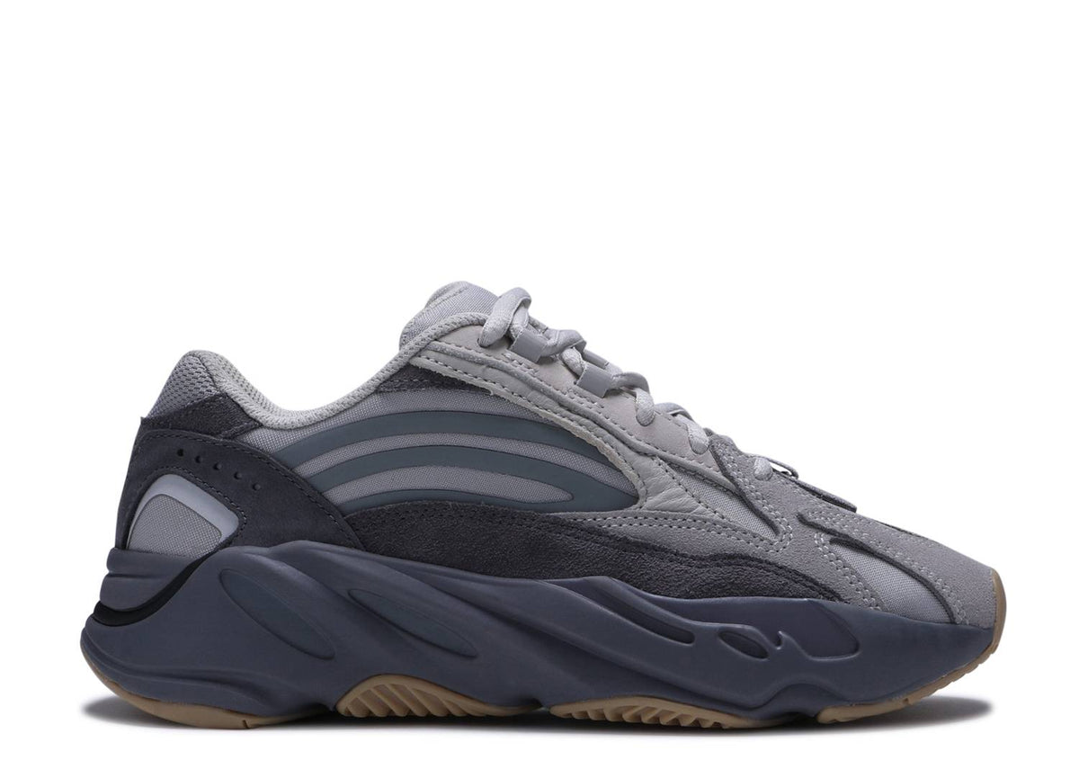 Yeezy boost 700 hot sale true to size