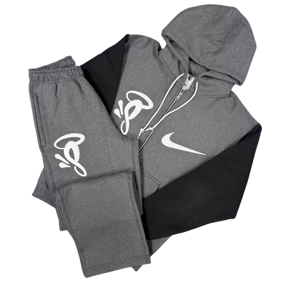 SYNA WORLD X NIKE SOLO SWOOSH FLEECE TRACKSUIT