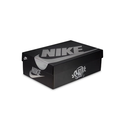 SYNA WORLD X NIKE AIR FORCE 1 LOW 'BLACK / LIGHT SMOKE GREY'