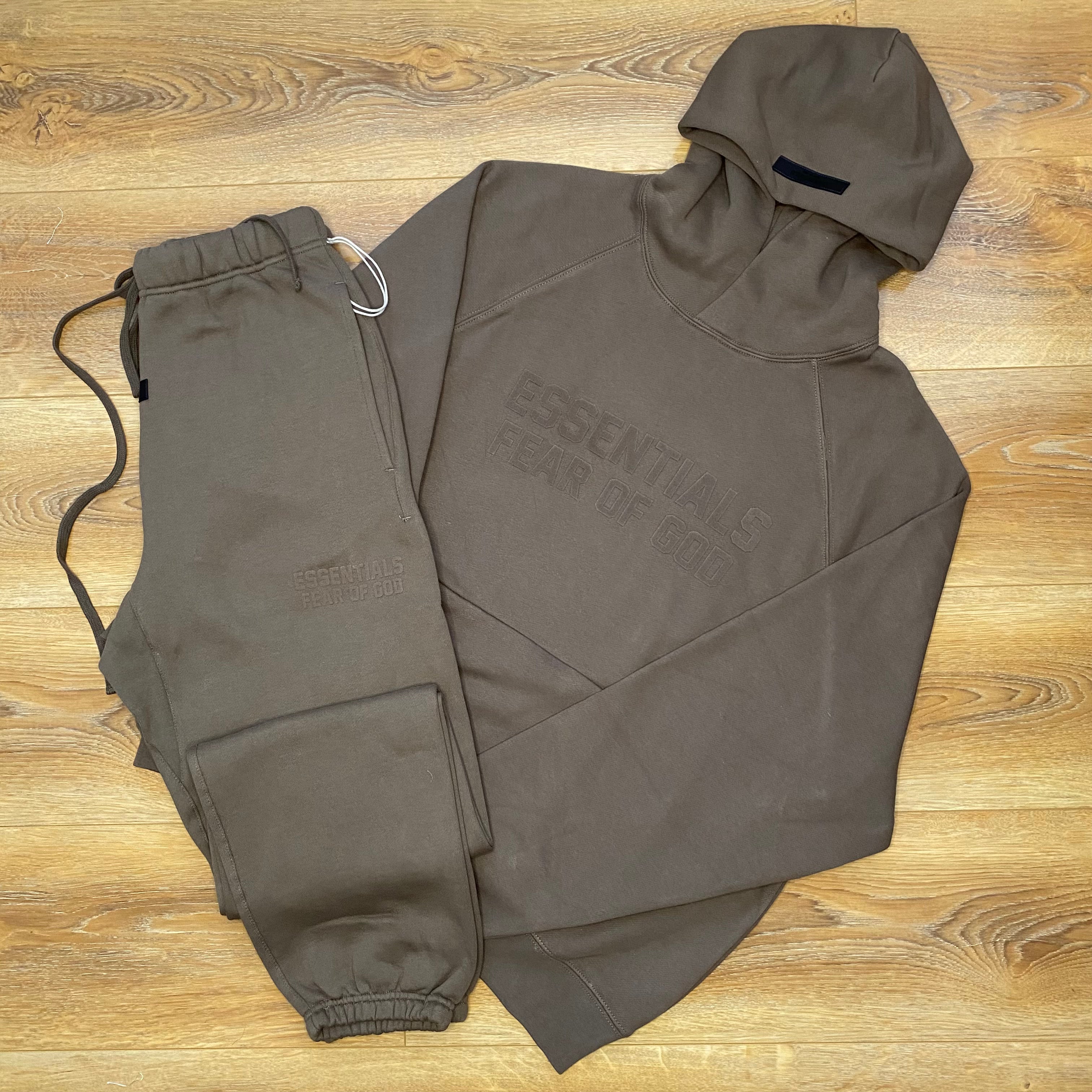 FEAR OF GOD ESSENTIALS WOOD BROWN FULL TRACKSUIT (FW22)