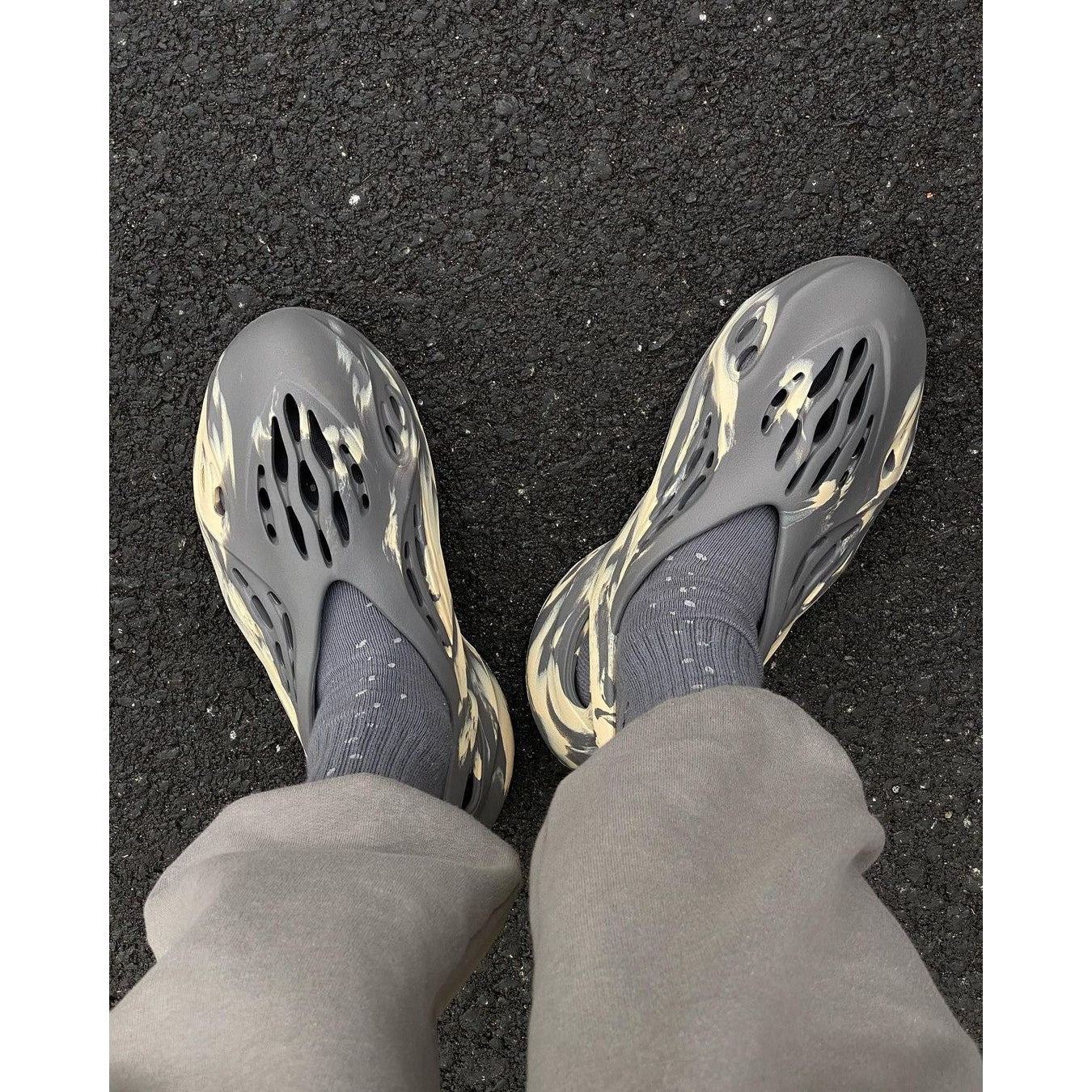 ADIDAS YEEZY FOAM RUNNER 'MOON GREY'